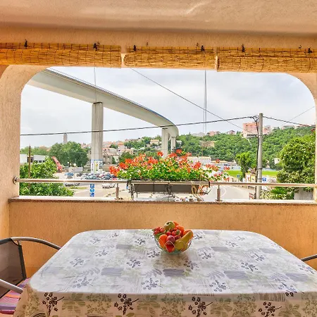 Romantisches Nur 500 Meter Zum Mit Privatem Balkon * Crikvenica