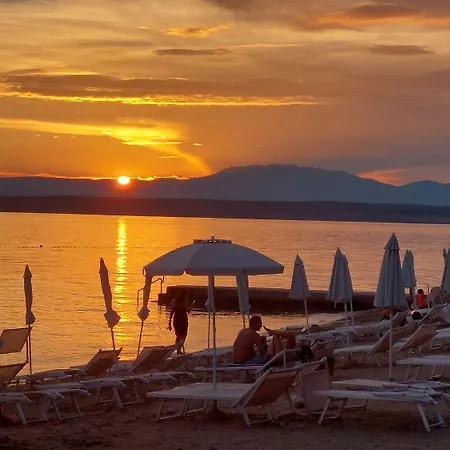 Romantisches Nur 500 Meter Zum Mit Privatem Balkon Appartamento Crikvenica