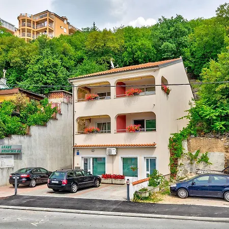 Romantisches Nur 500 Meter Zum Mit Privatem Balkon Crikvenica