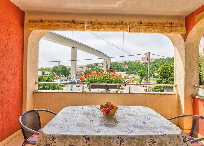 Romantisches Nur 500 Meter Zum Mit Privatem Balkon * Crikvenica