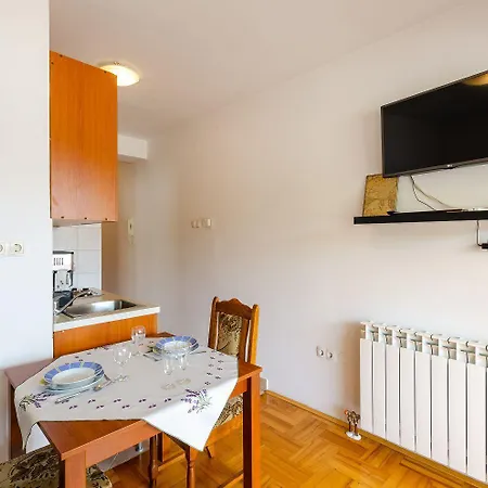 Romantisches Nur 500 Meter Zum Mit Privatem Balkon * Crikvenica