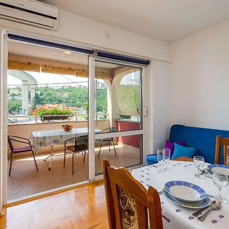 Romantisches Nur 500 Meter Zum Mit Privatem Balkon Crikvenica