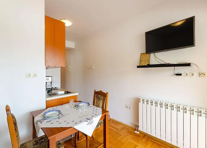 Romantisches Nur 500 Meter Zum Mit Privatem Balkon * Crikvenica