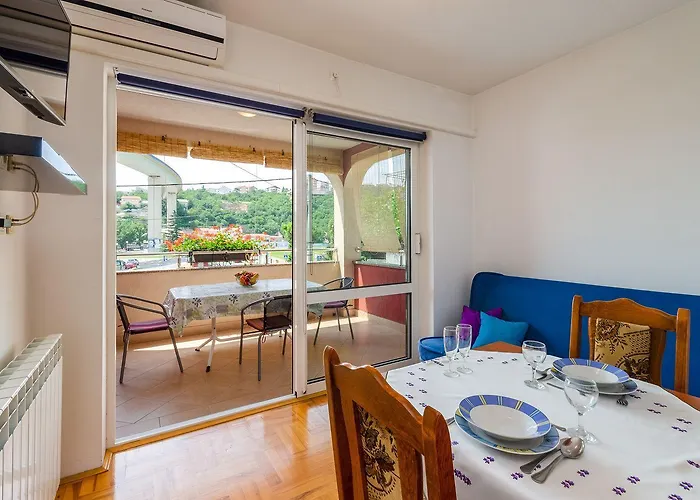 Romantisches Nur 500 Meter Zum Mit Privatem Balkon Crikvenica