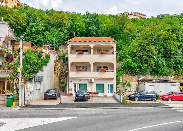 Romantisches Nur 500 Meter Zum Mit Privatem Balkon Apartment